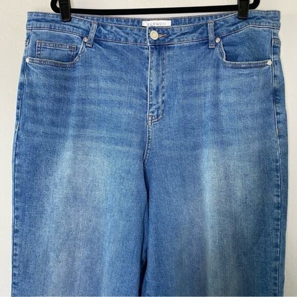 Eloquii Medium Wash Straight Leg Jeans 18 - Picture 3 of 11